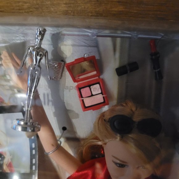 Barbie as Hillary Duff 2006, Red Carpet Glam! - Picture 13 of 17